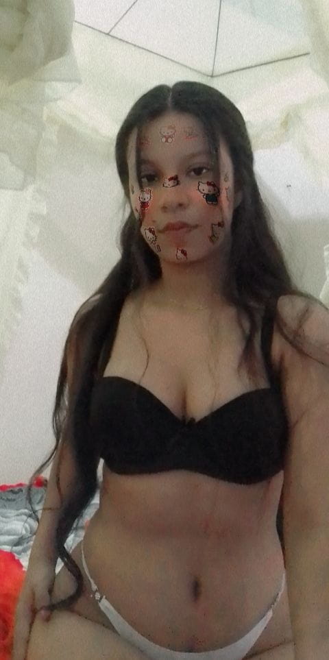 Beautiful Babe Novinha Putinha Sexy Ass Spread Masterbation With Cucumber part 2