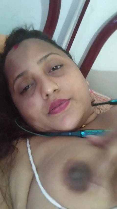Horny Bengali boudi masturbating with brinjal