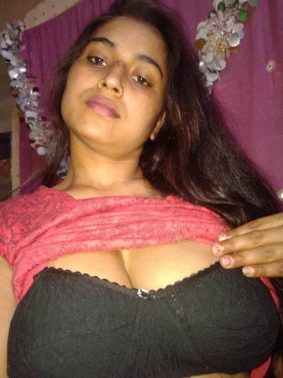 (Premium) Unsatisfied Horny Bhabi Affair With Young Nephew