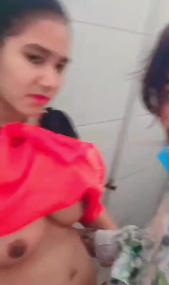 College Girl Fucking With Chapri Bf In College Bathroom