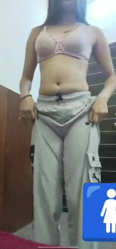Desi Girl Showing Asshole For Bf On VC