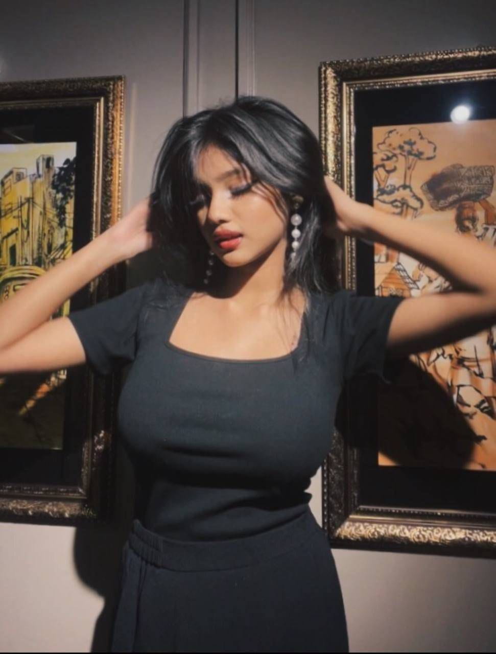 Horny Namira Flashing Boobs and Teasing Her Nude Body