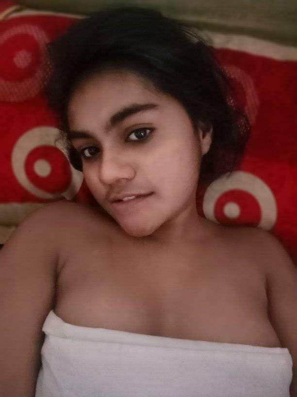 Beautiful Cute Horny GF Nude Showing Body - Additional Image