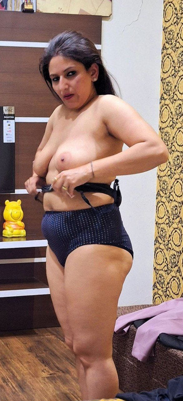 Beautiful Married Cheating Sexy Milf Fucking - Additional Image