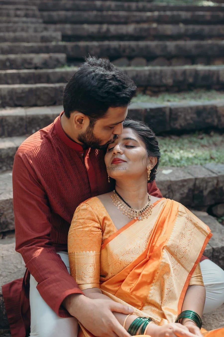 Honeymoon Par Patni Ko Doggy Banakar Uski Chut Faad - Additional Image