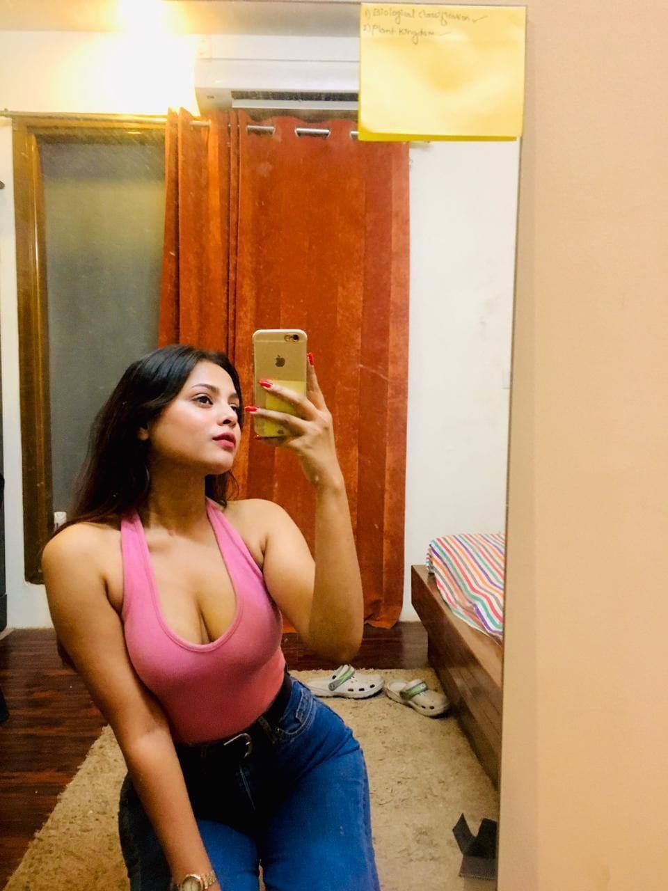 College Ki Sabse Hot Ladki Chud Gyi Paiso Ke Liya 🔥 - Additional Image