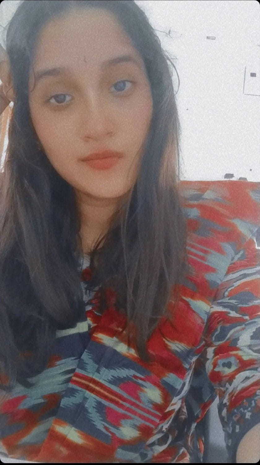 Carvy Ass Wali Ladki Ne Dikhayi Apni Chut Legs Ko Spread Krke - Additional Image