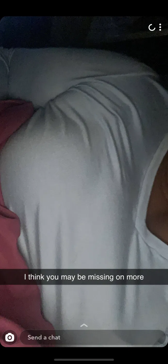 Bengali sexy chubby snapchat girl ne dikhayi apni kali chut - Additional Image