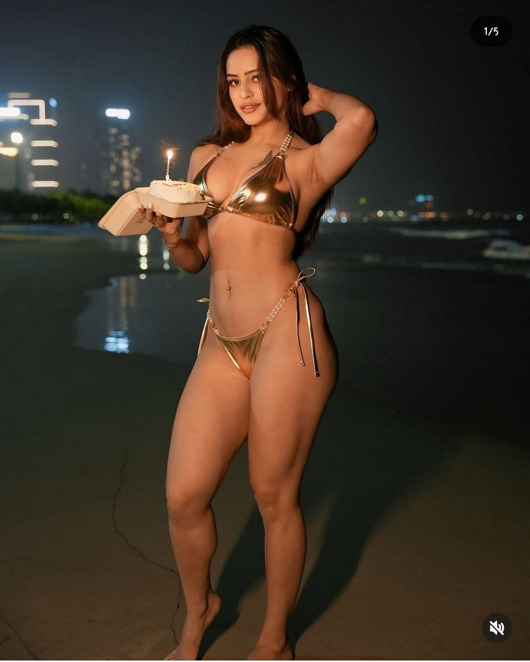 Beautiful Influencer Ankit@ Premium Paid Apps Contents Showing Hot Boobs Press Teasing - Additional Image