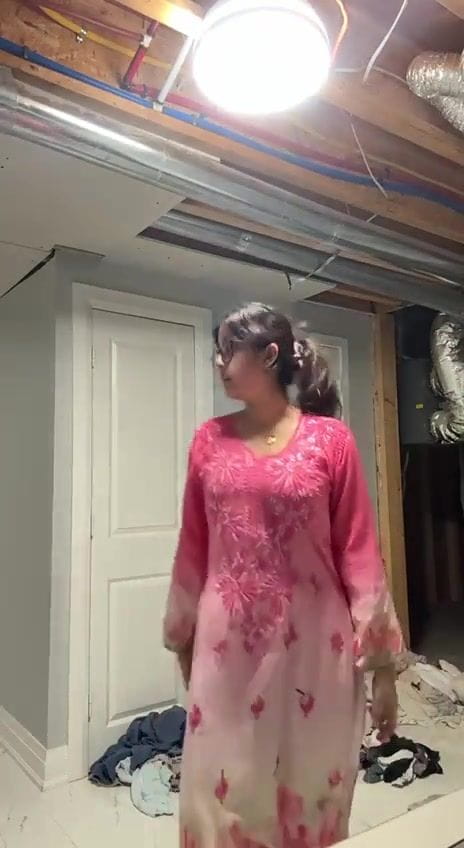 Newly Wed Paki Wife Ne Dikhayi Apni Nude Body Apni Ex bf ko