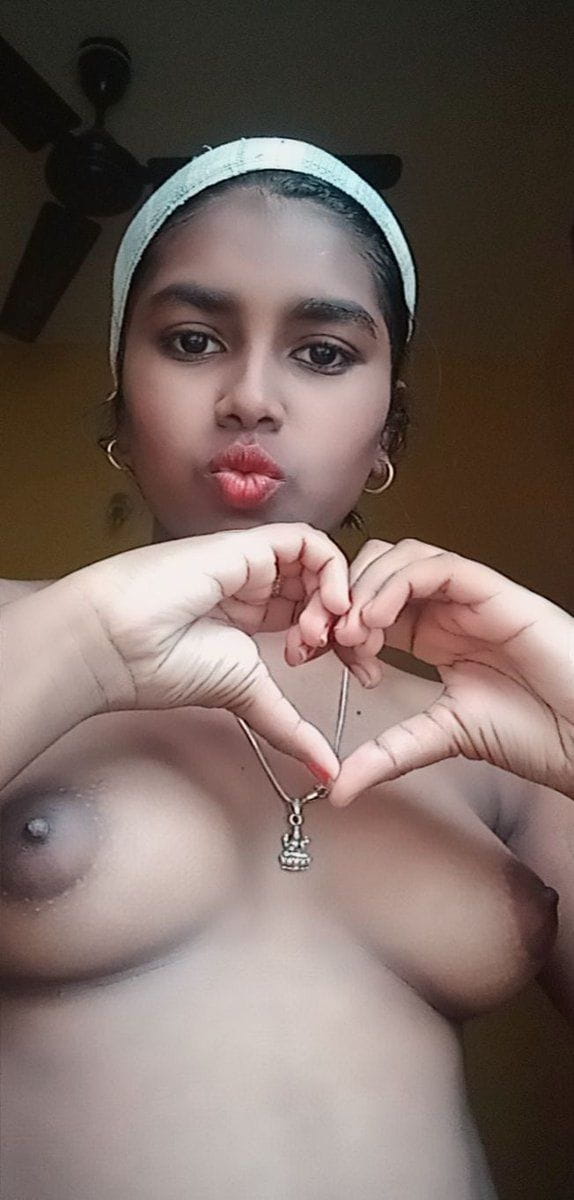 SCHOOL UNIFORM GIRL PUSSY SPREAD FOR BOYFRIEND - Additional Image
