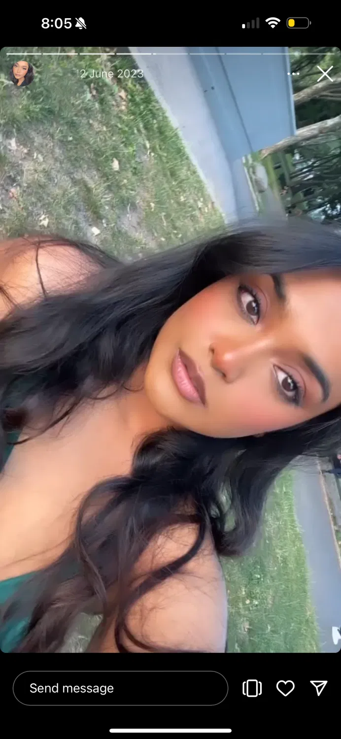 Bengali sexy chubby snapchat girl ne dikhayi apni kali chut